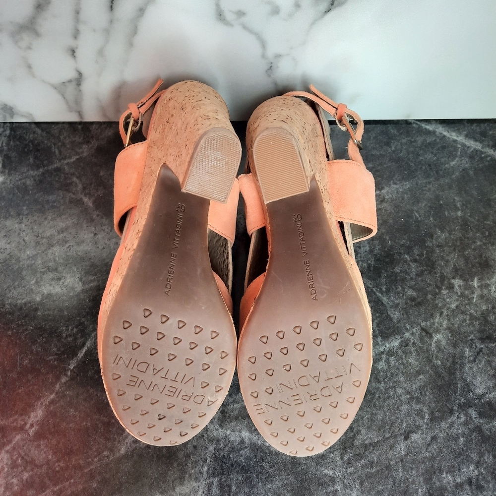 Adrienne Vittadini Platform Sandels, Size 6.5M - Picture 4 of 7